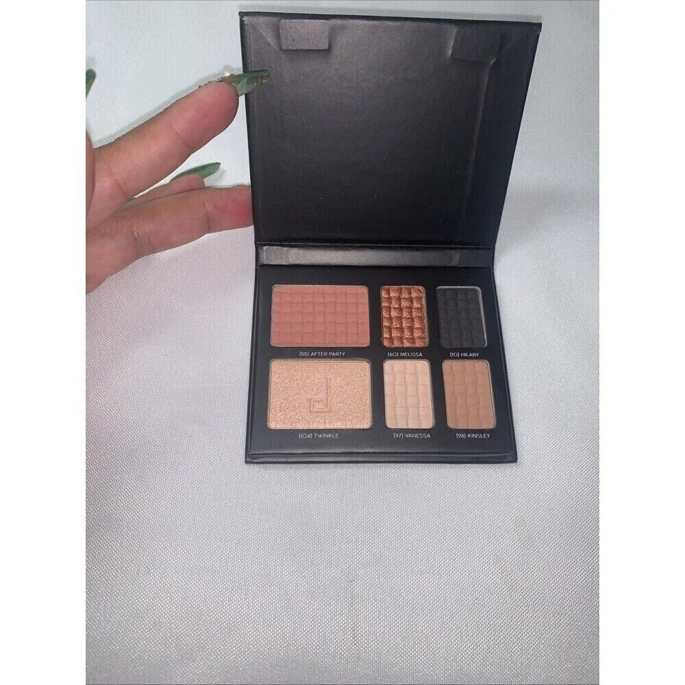 Doucce On The Go Palette - 4 Eyeshadows; 1 Highlighter; 1 Blush - SEALED Package